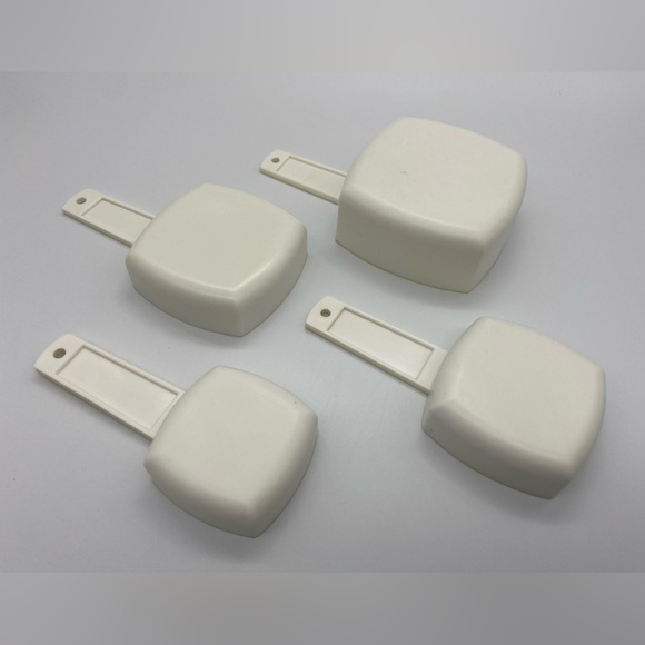 Set of 4 Vintage Pillsbury Doughboy Measuring Cups - Picture 7 of 12